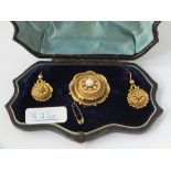 A Victorian 9ct brooch & earrings set in fitted box