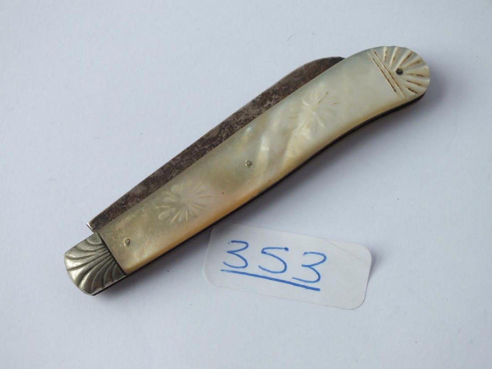 A silver & MOP fruit knife - Image 2 of 2