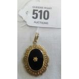 GOLD 9ct PENDANT