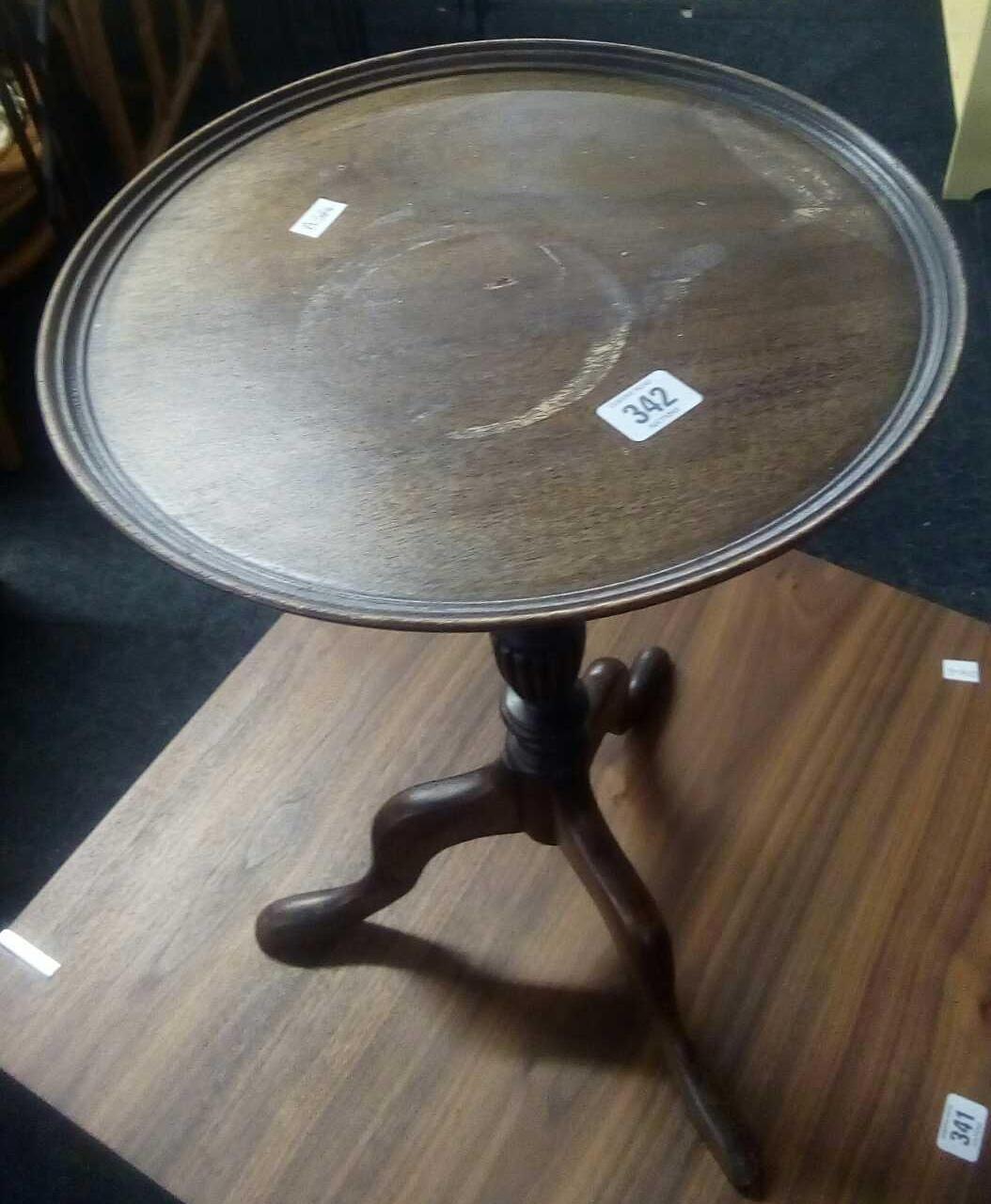 SMALL MAHOGANY PEDESTAL WINE TABLE