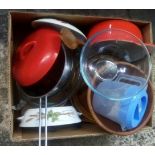 CARTON OF MIXED KITCHENWARE SAUCEPANS, FRYING PANS, POTS ETC