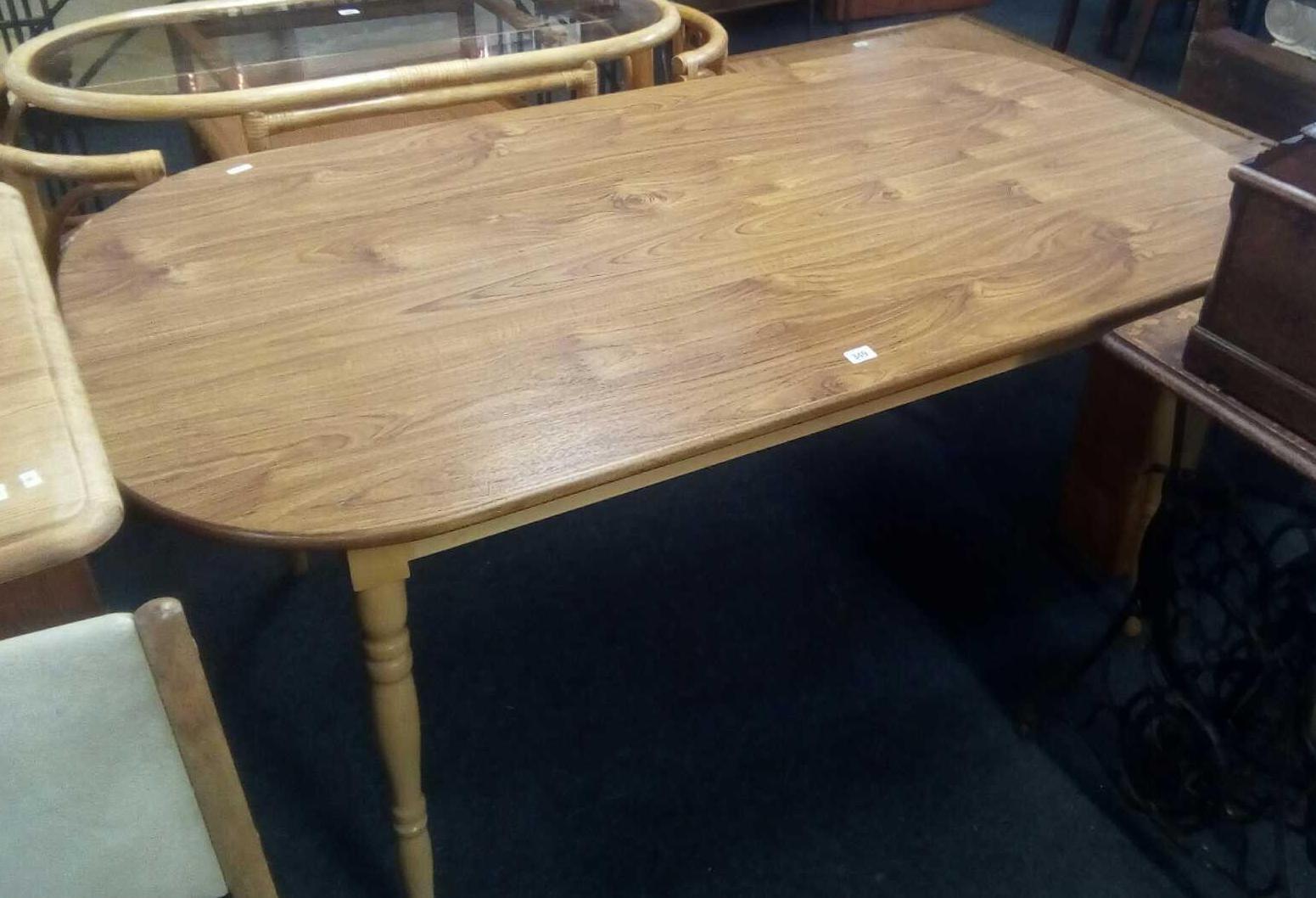 FINE QUALITY RECTANGULAR OAK KITCHEN TABLE 60'' X 33''