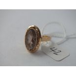 Vintage oval light quartz ring in 18ct gold - size Q - 5.9gms