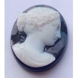 Unmounted black and white agate hard stone cameo of a lady - 24mm x 30mm