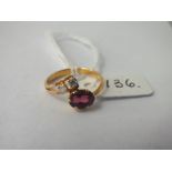 18ct gold vintage ring with white and red stones - size K - 2.24gms