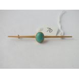 Turquoise bar brooch set in high carat gold - 6.2gms