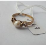 Pearl ring set in 9ct - size O - 1.8gms