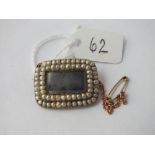 Antique gold-backed pearl memorial brooch (one pearl missing)