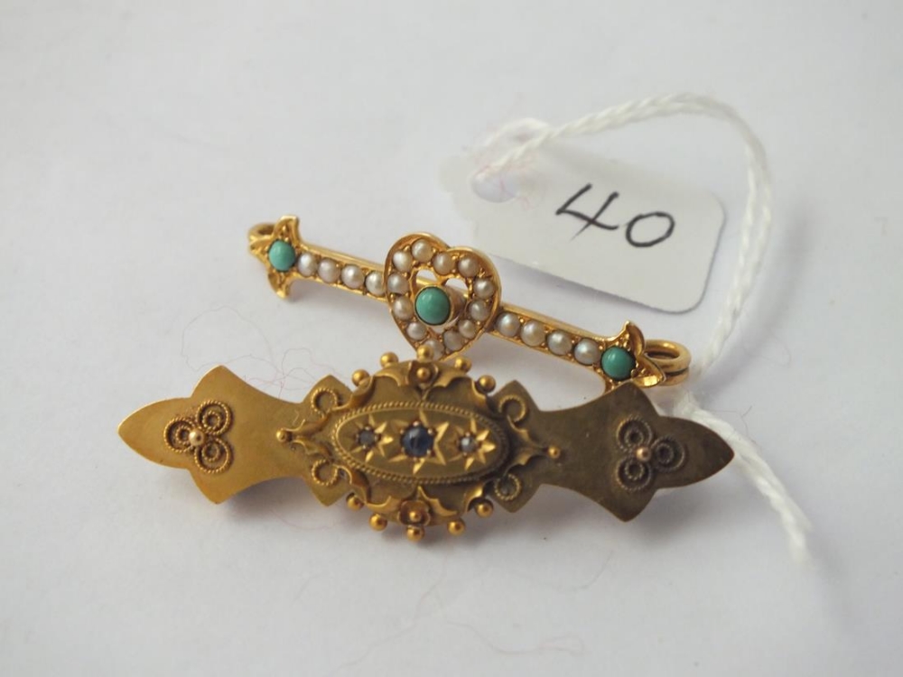 Two 15ct brooches