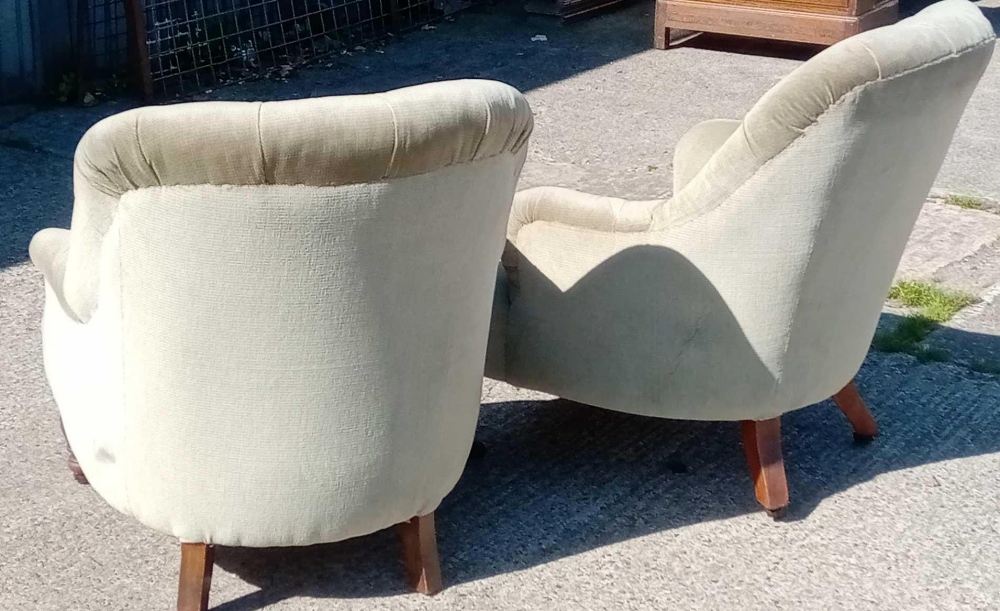 Two Victorian button-back chairs on turned legs - Image 3 of 3