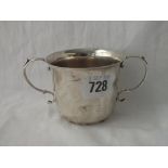 Two-handled porringer - 5" over handles - London 1910 - 99gms