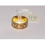 Antique 18ct gold wide wedding band with floral decoration - size K - 3.8gms