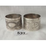 Pair of Victorian scroll engraved napkin rings - London 1877 by CE - 62gms