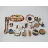 Bag of assorted jewellery items
