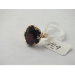 9ct vintage single stone garnet ring - size P - 3.5gms