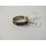 Metal and enamel mourning ring - size S