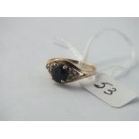 Sapphire-set dress ring in 9ct - size M - 2.2gms