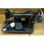 ELECTRIC SINGER SEWING MACHINE