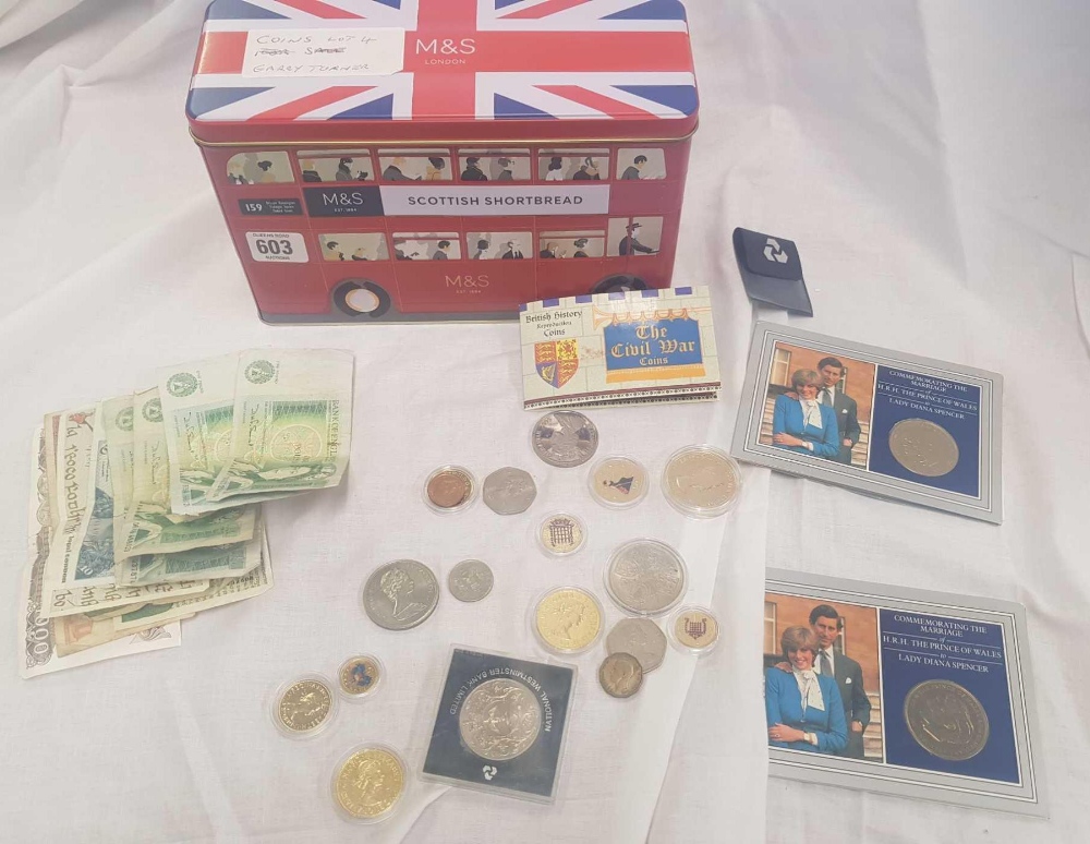1 BUS BISCUIT TIN CONTAINING VARIOUS CONS & NOTES INCL; 5 X £1 GB NOTES, GUERNSEY VE DAY 2005 CROWN,