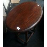 1930'S OVAL OAK PLANT OR HALL TABLE WITH TURNED LEGS