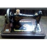 VINTAGE SINGER SEWING MACHINE MINUS THE CARRY CASE