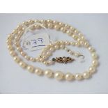 A pearl necklace with 9ct clasp (a/f)
