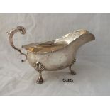 A heavy sauce boat on 3 pad feet - 6" over handles - London 1912 - 206gms