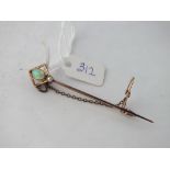 A arts & crafts rose gold opal & pearl tie pin/brooch in 9ct - 3.5gms