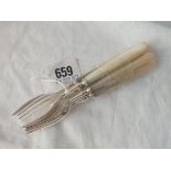 A set of 5 dessert forks with MOP handles - Sheffield