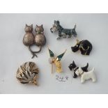 Six assorted decorative brooches of birds & animals