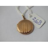 A circular pendant locket - 2.8gms