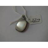 A good moonstone pendant