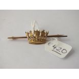 A coronet brooch in 14ct gold - 4.7gms