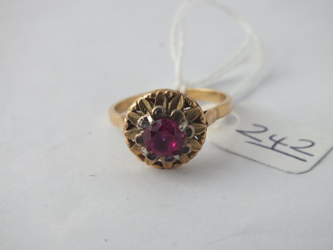 A good red stone solitaire ring in 18ct gold - size R - 5.1gms - Image 2 of 3
