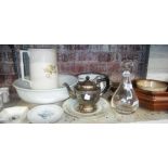 SHELF WITH MIXED CHINA WARE INCL: WASH TABLE BOWL & JUG, CHAMBER POT, PLATES, GLASS DECANTER,