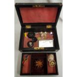 SMALL JEWEL BOX WITH VARIOUS PIECES OF COSTUME JEWELLERY & A BOXED GOLD COLOURED SEIKO LADIES