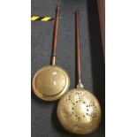 2 DECORATIVE BRASS BED WARMERS WITH PINE HANDLES