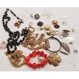 BAG OF MIXED COSTUME JEWELLERY