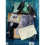 CARTON WITH ELECTRONIC PROJECT REPAIR KITS INCL: MULTI METERS, RESISTORS, PRINTER CIRCUITS & OTHERS