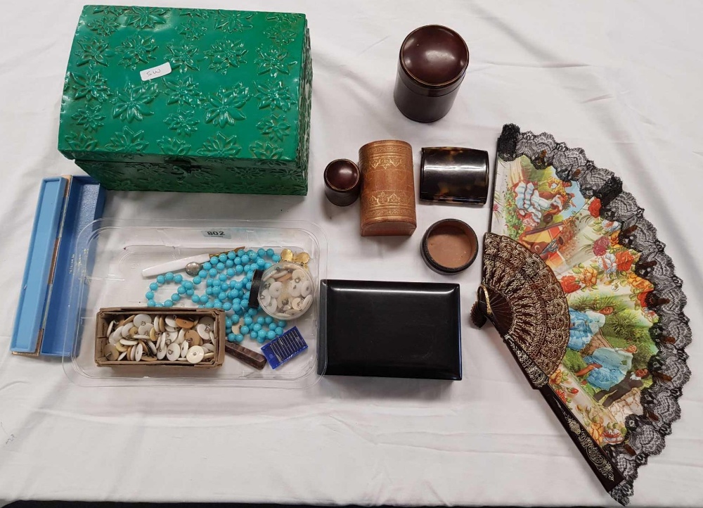 GREEN METAL CHEST CONTAINING EMPTY TRINKET BOXES, TUB WITH A FAN & VINTAGE BUTTONS & BLUE PLASTIC