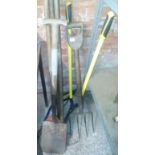 QTY OF GARDEN TOOLS INCL: BOW SAW & AN EDGER