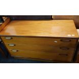 FINE QUALITY MID CENTURY TEAK YOUNGER CHEST OF 3 DRAWERS 3FT 9'' W