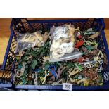 CONTAINER OF LARGE & SMALL PLASTIC SOLDIERS & BAGS OF ANIMALS