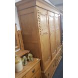 FINE QUALITY LATE VICTORIAN CARVED OAK TRIPPLE FITTED WARDROBE WITH DRAWERS, BRASS DROP HANDLES &