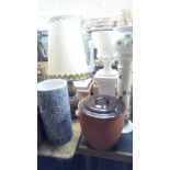 2 JARDINIÈRE STANDS, LARGE CERAMIC TABLE LAMP, BLUE & WHITE WALKING STICK HOLDER & BROWN URBAN