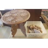 CARVED LEAF PATTERN CIRCULAR TABLE WITH FOLDING BASE & CARTON OF INTERESTING SHELLS