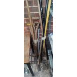 QTY OF LONG HANDLED GARDEN TOOLS, FORKS, RAKES, PICK AXES