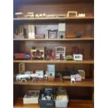 GOOD COLLECTION OF DOLLS HOUSE FURNITURE