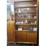 MID CENTURY LOUNGE UNIT WITH 5 SHELVES & CUPBOARD UNDER WITH SLIDING DOORS