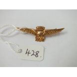 An attractive bar brooch in the form of a flying eagle in 15ct - 3.3gms